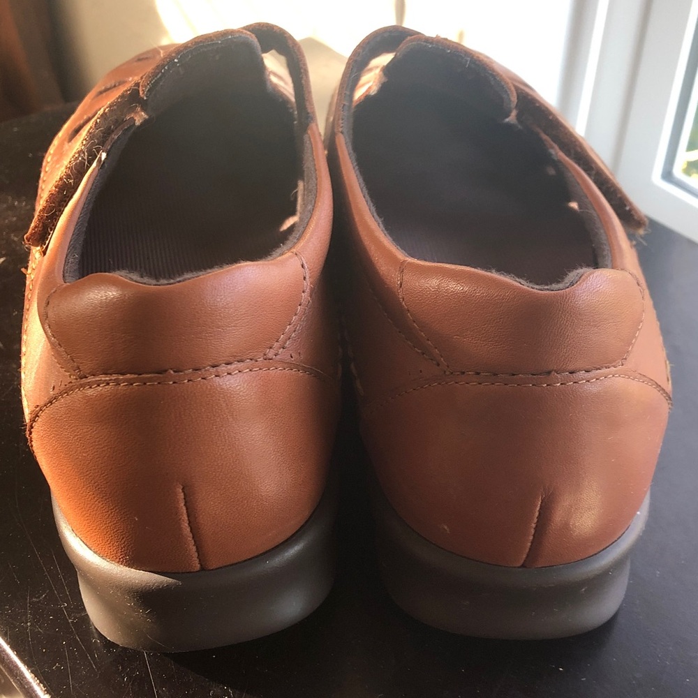 SAS brown Mary Jane style with cutouts size 9 - Picture 2 of 5